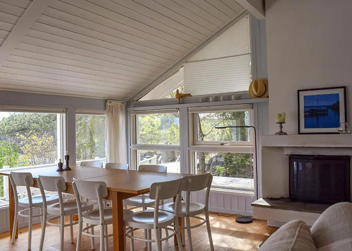 Three-bedroom In Holiday home