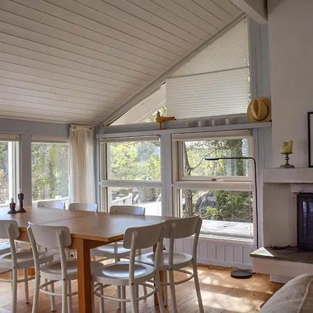 Three-bedroom In Feriehus